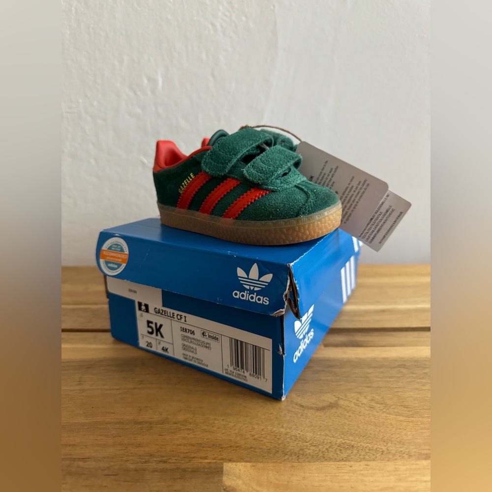 Toddler Adidas Gazelle in Green/Orange. Like new, worn only once. Size 5K.